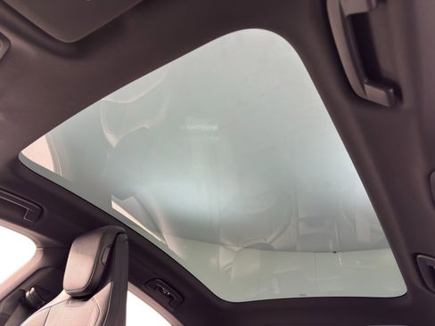 Used 2023 Porsche Taycan 4S w/ Premium Package image 10