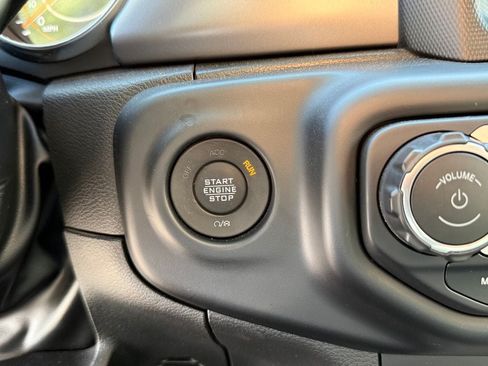 Used 2022 Jeep Wrangler Unlimited Sport AWD/4WD image 11