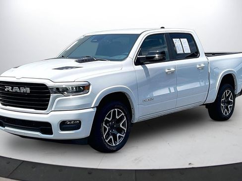 Used 2025 RAM 1500 Laramie w/ Sport Appearance Package AWD/4WD image 4