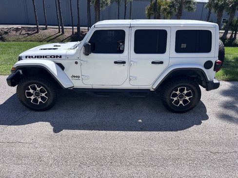 Used 2019 Jeep Wrangler Unlimited Rubicon AWD/4WD image 3