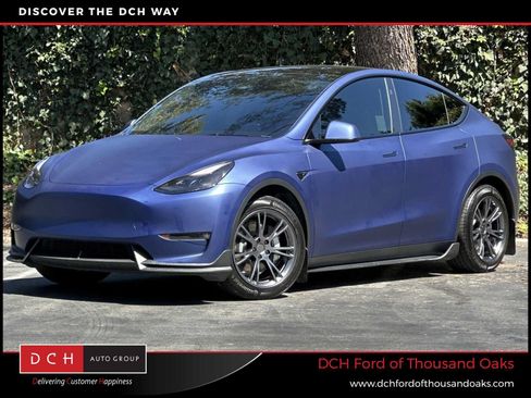 Used 2024 Tesla Model Y Long Range AWD/4WD image 1