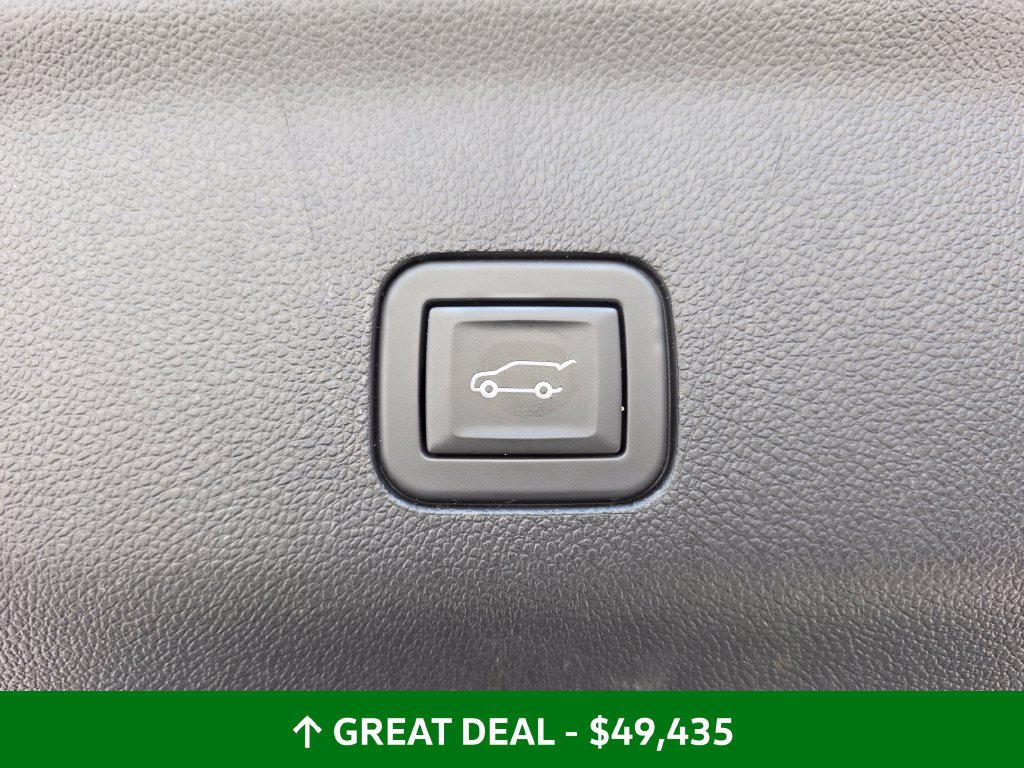 Used 2024 Chevrolet Tahoe Premier AWD/4WD image 33