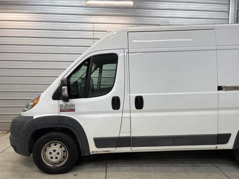 Used 2018 RAM ProMaster 2500 FWD image 3