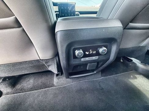 Certified 2026 GMC Acadia Elevation w/ Elevation Premium Package FWD image 20