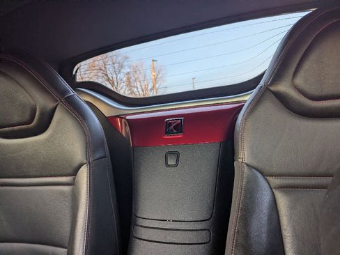 Used 2009 Saturn Sky Ruby Red image 26