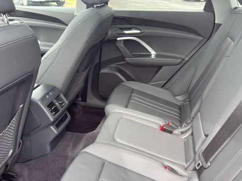 Certified 2025 Audi Q5 Premium w/ Convenience Package AWD/4WD image 28