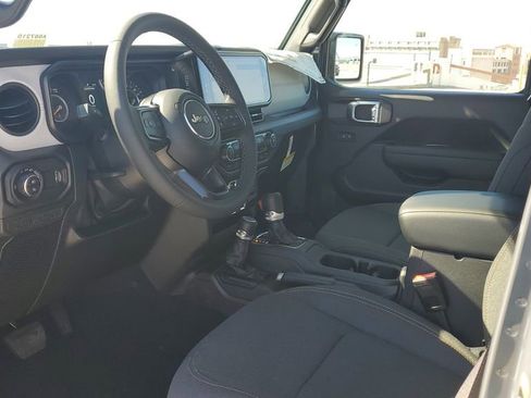 New 2026 Jeep Gladiator Sport image 18