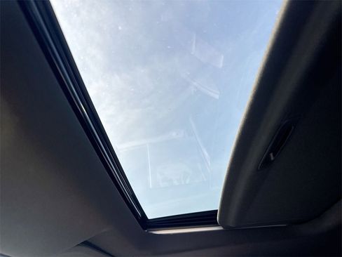 Used 2022 Chevrolet Silverado 1500 High Country image 23