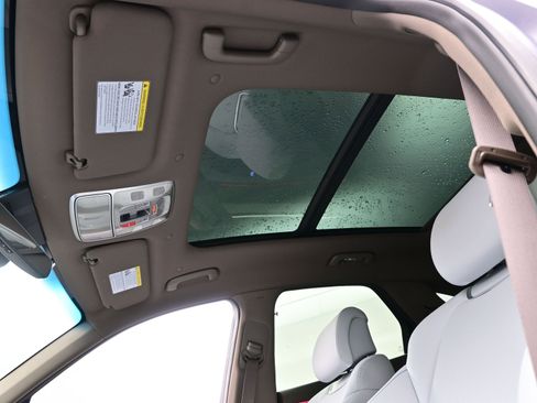 Certified 2026 Genesis GV70 2.5T Advanced image 18