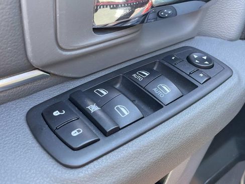 Used 2019 RAM 1500 Classic SLT image 15