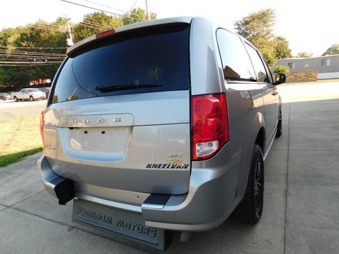 Used 2018 Dodge Grand Caravan GT FWD image 15