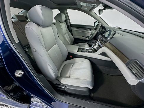 Used 2019 Honda Accord EX image 28