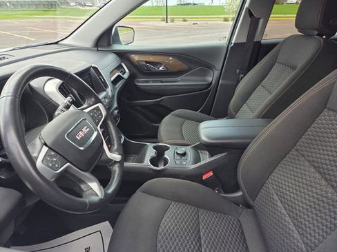 Used 2020 GMC Terrain SLE w/ Driver Convenience Package FWD image 10