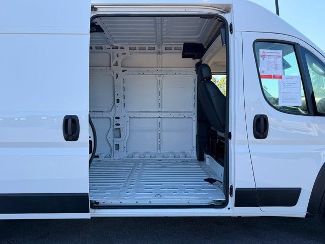 Used 2024 RAM ProMaster 2500 w/ Convenience Group FWD image 16