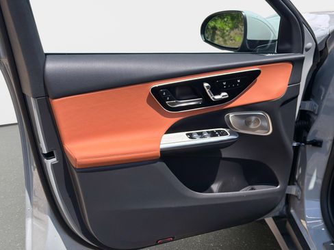 New 2026 Mercedes-Benz GLC 300 image 16
