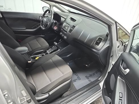 Used 2017 Kia Forte LX FWD image 18