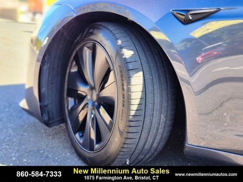 Used 2022 Tesla Model S image 25