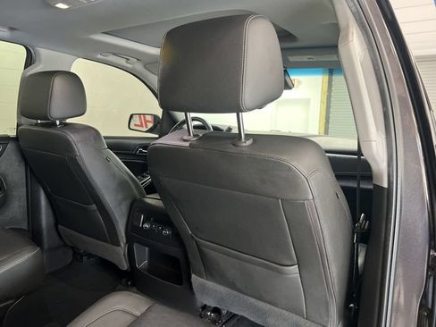 Used 2018 Chevrolet Tahoe LT AWD/4WD image 12