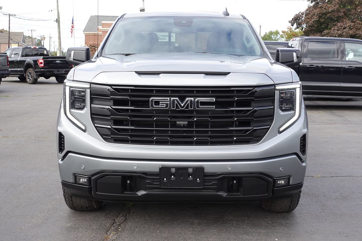 Used 2024 GMC Sierra 1500 Elevation w/ Elevation Premium Package AWD/4WD image 5