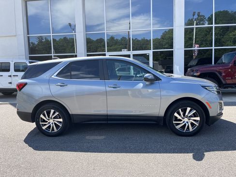 Used 2024 Chevrolet Equinox LT w/ LPO, Floor Liner Package AWD/4WD image 8