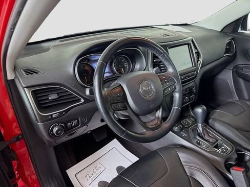 Used 2019 Jeep Cherokee Trailhawk AWD/4WD image 9