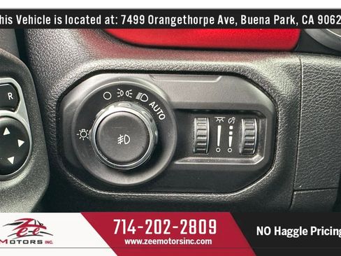 Used 2018 Jeep Wrangler Unlimited Rubicon AWD/4WD image 35