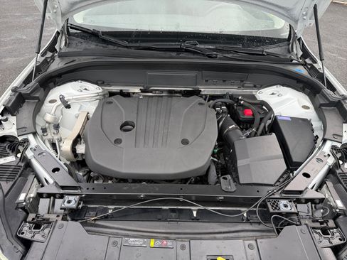 Used 2023 Volvo XC60 B5 Plus image 20