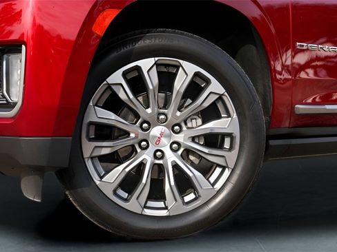 Used 2023 GMC Yukon Denali w/ Max Trailering Package image 4