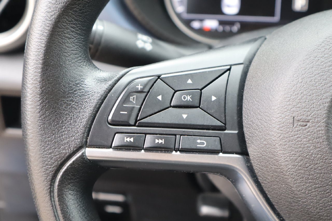 Used 2024 Nissan Versa SV FWD image 11