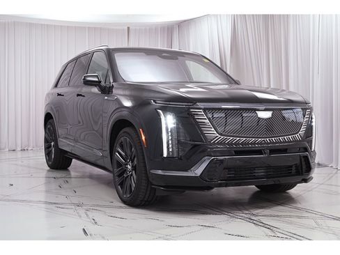 New 2026 Cadillac Vistiq Platinum image 2
