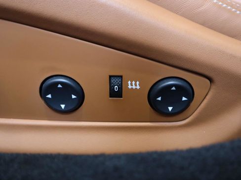 Used 2014 Ferrari California RWD image 25