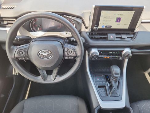 Used 2025 Toyota RAV4 XLE FWD image 4