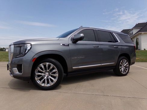 Used 2022 GMC Yukon Denali w/ Denali Premium Package AWD/4WD image 4