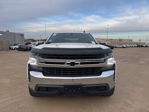 Used 2021 Chevrolet Silverado 1500 LT image 2