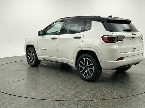 Used 2025 Jeep Compass Trailhawk AWD/4WD image 6