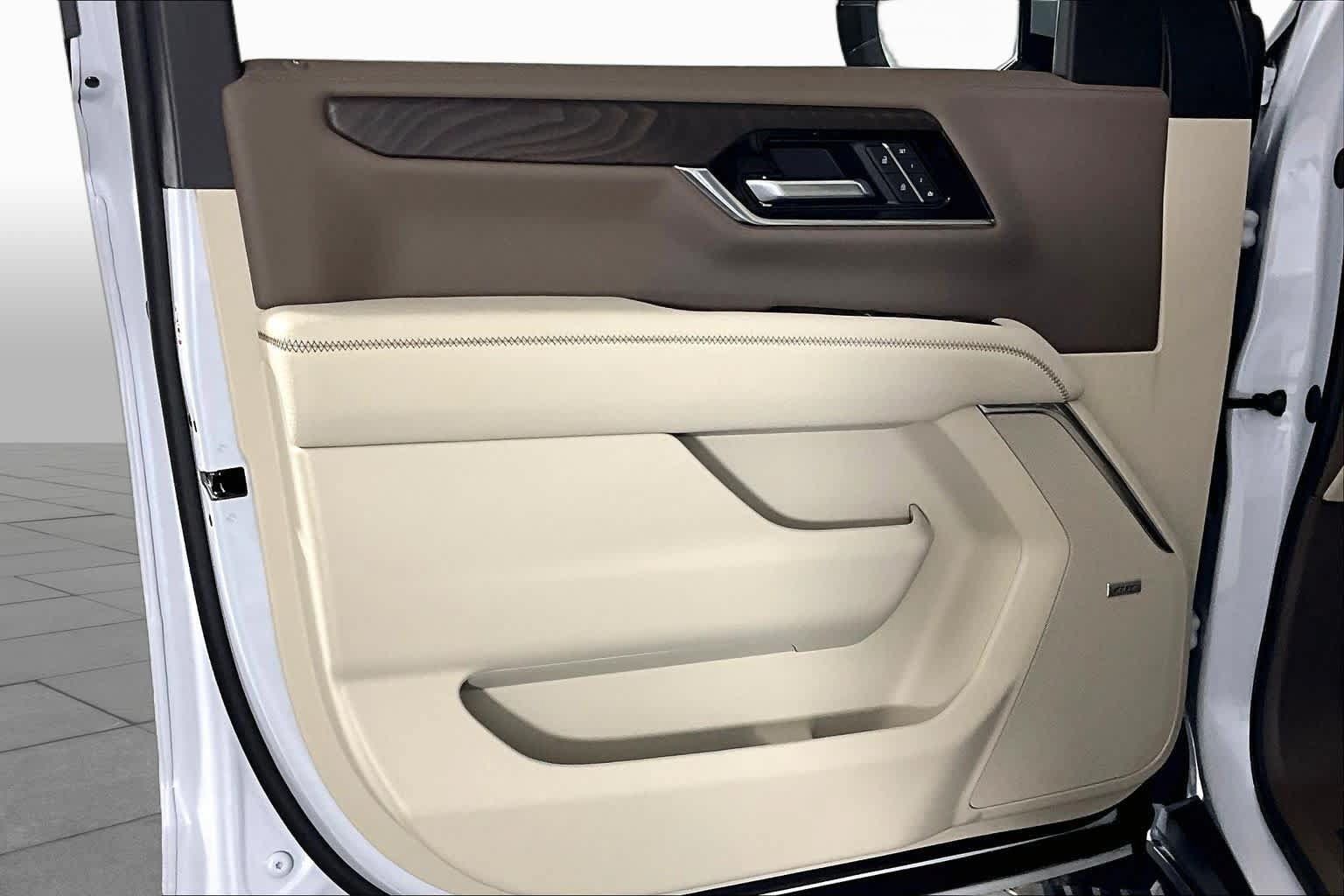 Certified 2026 GMC Yukon XL Denali w/ Sun & Power Step Package AWD/4WD image 21