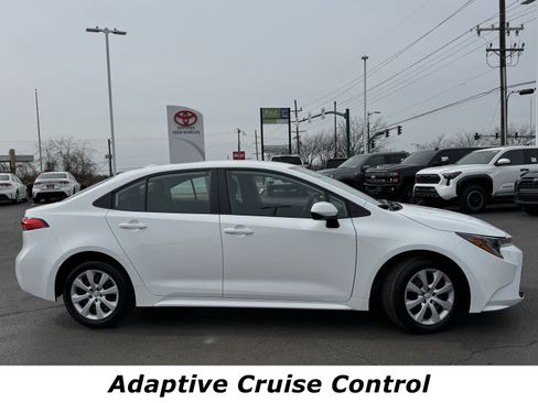 Used 2024 Toyota Corolla LE image 2