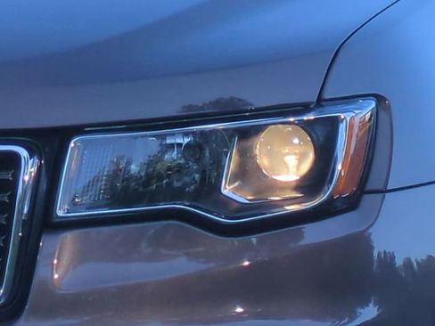 Used 2021 Jeep Grand Cherokee Limited AWD/4WD image 17