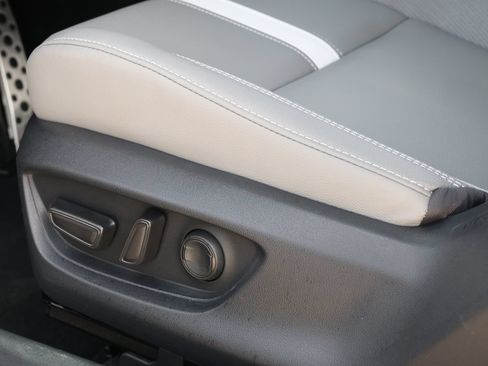 Used 2026 Toyota Camry SE w/ Convenience Package FWD image 28