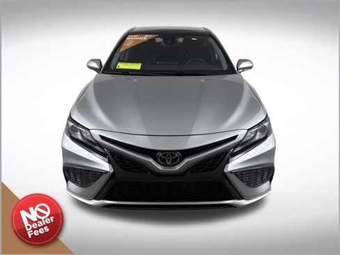 Used 2021 Toyota Camry XSE image 8