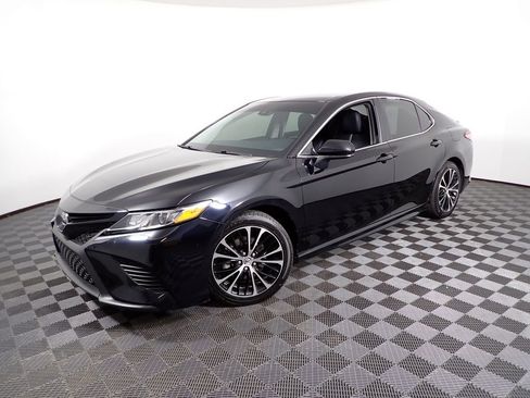 Used 2019 Toyota Camry SE FWD image 10