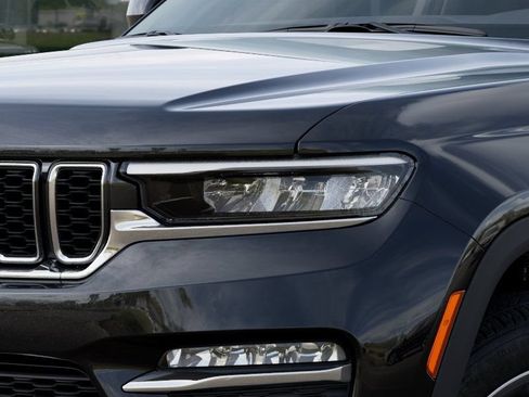 New 2025 Jeep Grand Cherokee Limited w/ Luxury Tech Group II AWD/4WD image 11