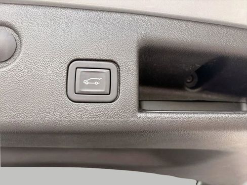 Used 2024 Chevrolet Equinox LT AWD/4WD image 8