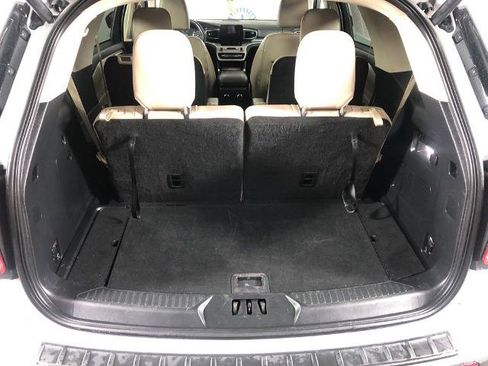 Certified 2023 Ford Explorer XLT w/ Equipment Group 202A AWD/4WD image 23