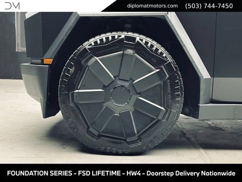 Used 2024 Tesla Cybertruck Cyberbeast AWD/4WD image 38