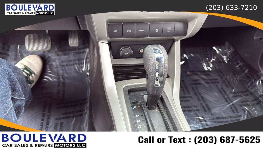 Used 2010 Ford Focus SE FWD image 15