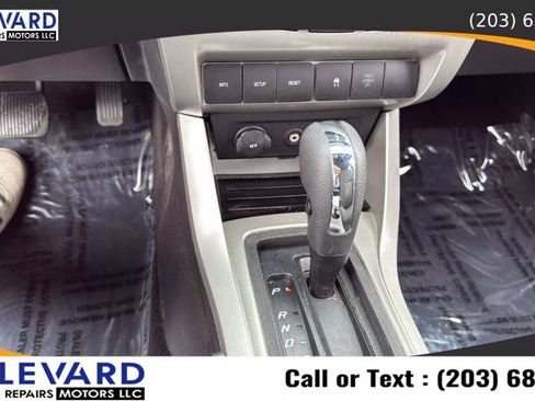 Used 2010 Ford Focus SE image 15