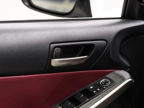 Used 2019 Lexus IS 300 image 46