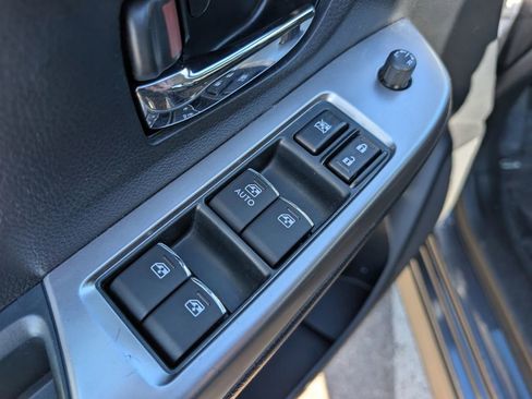 Used 2017 Subaru Crosstrek 2.0i Premium image 12