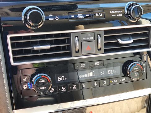 Used 2023 Nissan Armada Platinum w/ Captain's Chairs Package AWD/4WD image 29